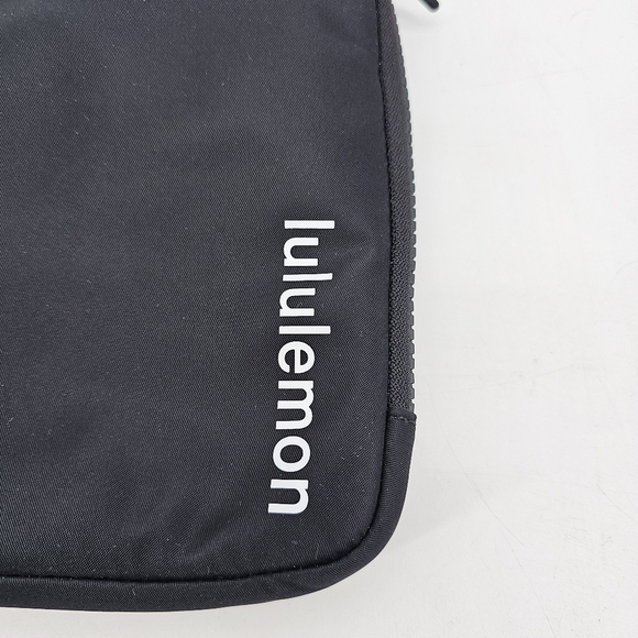 LULULEMON Black EASY ACCESS CROSSBODY BAG WATER REPELLENT ADJUSTABLE - Picture 3 of 7